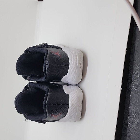 Girls Jordan shoes - Picture 3 of 3